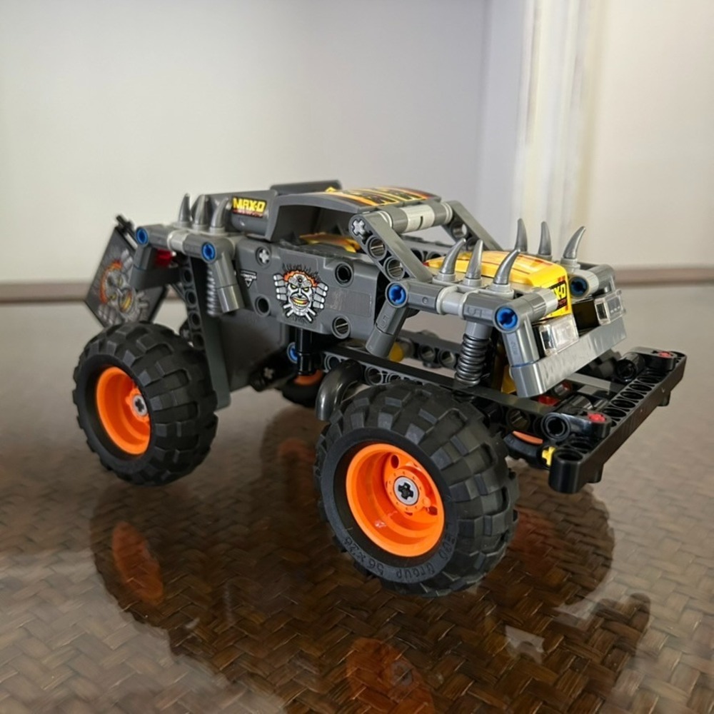 LEGO Technic Monster Jam Max-D (42119) 2-in-1